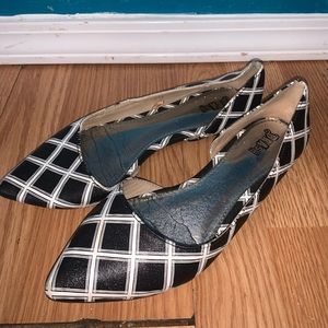 Flats - black and white